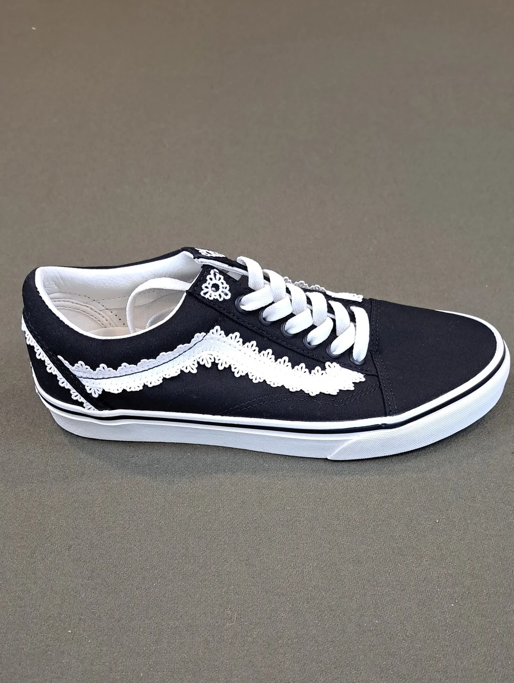 Vans Old Skool Chou Chou Skate Shoe - Color: Black/Marshmallow - Size: Women 9.5
